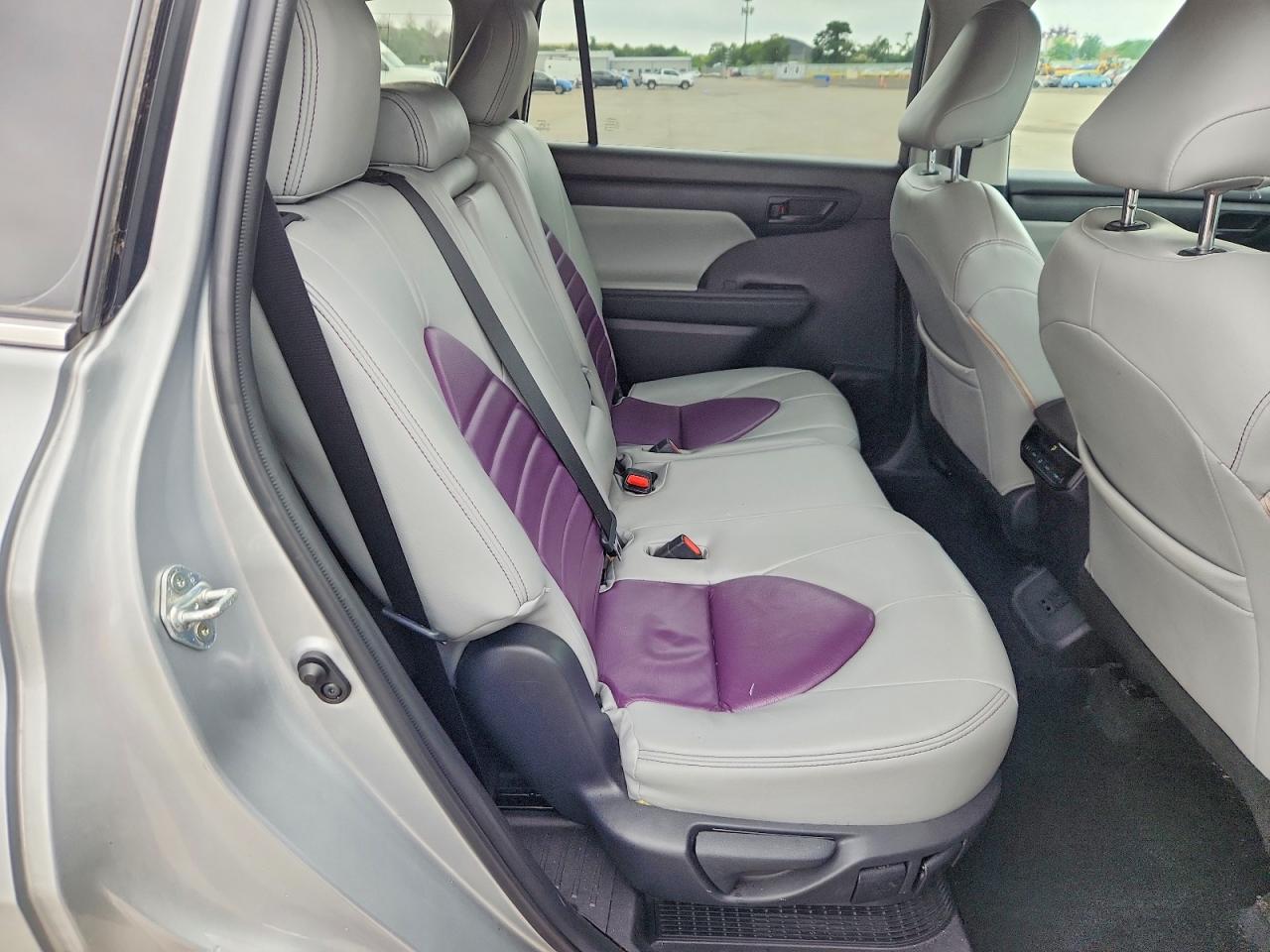 Toyota Highlander HYBRID LE 2022