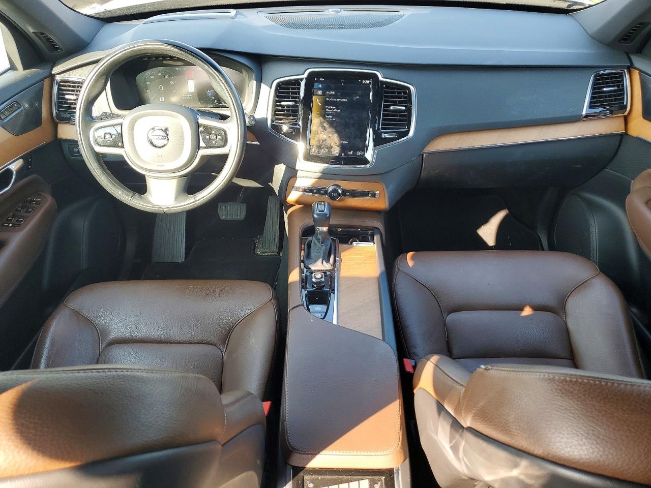 Volvo XC90 T6 MOMENTUM 2022