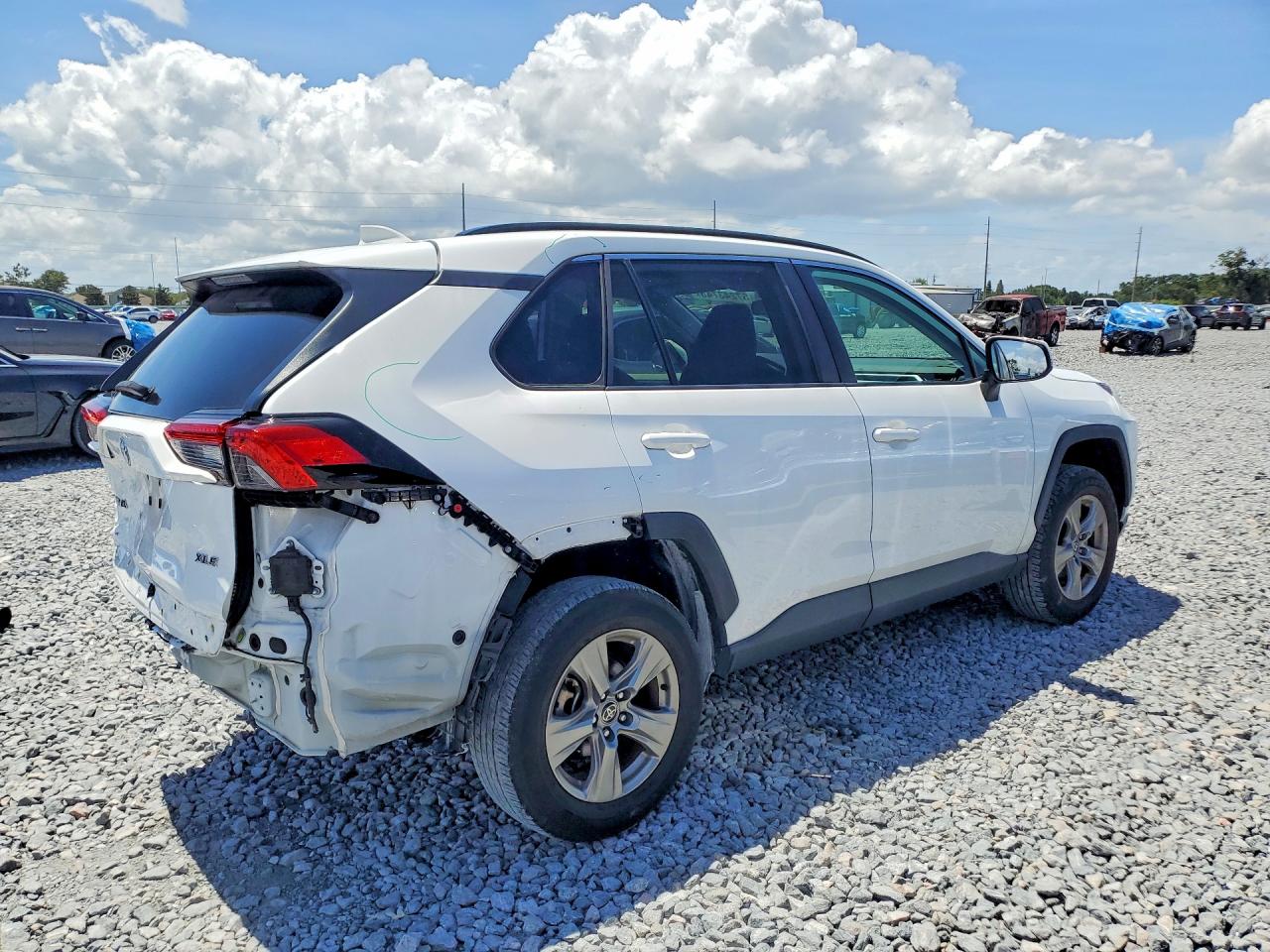Toyota RAV4 XLE 2023