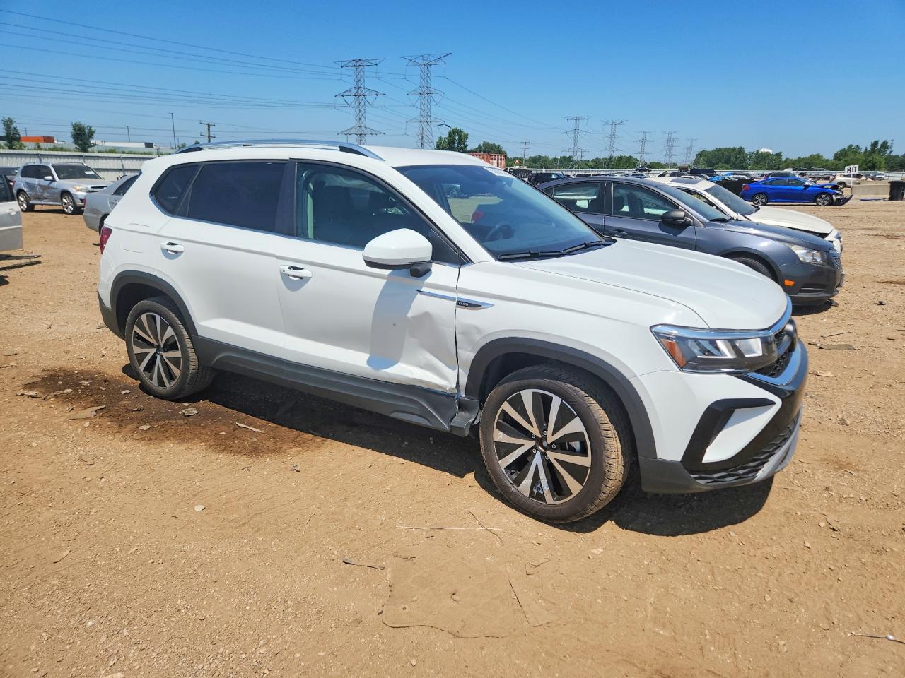 Автомобиль Volkswagen TAOS (2024)