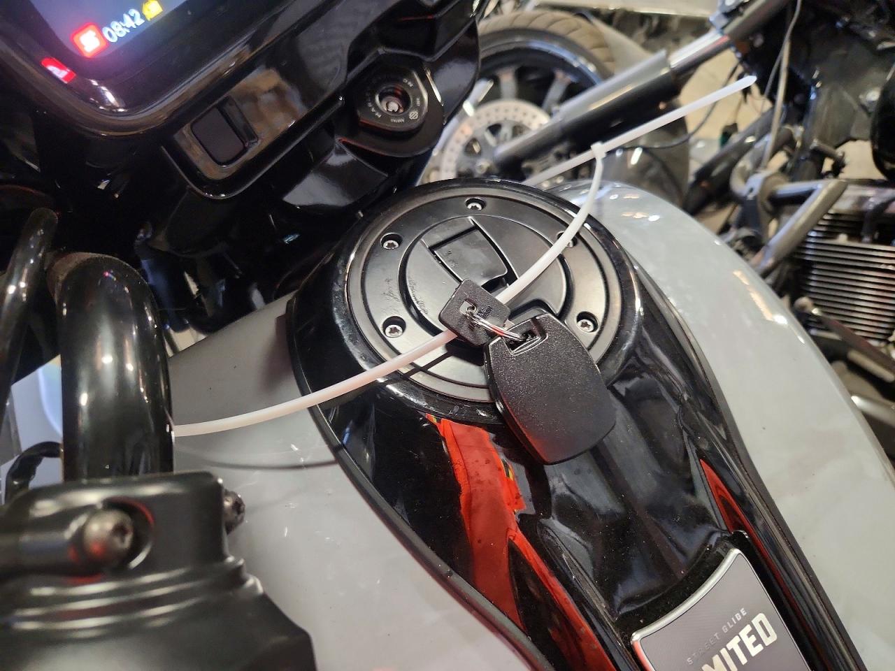 Harley-Davidson FLHXL 2026