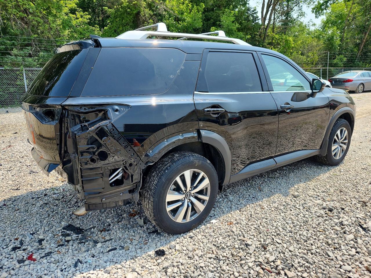 Nissan Pathfinder SL 2024
