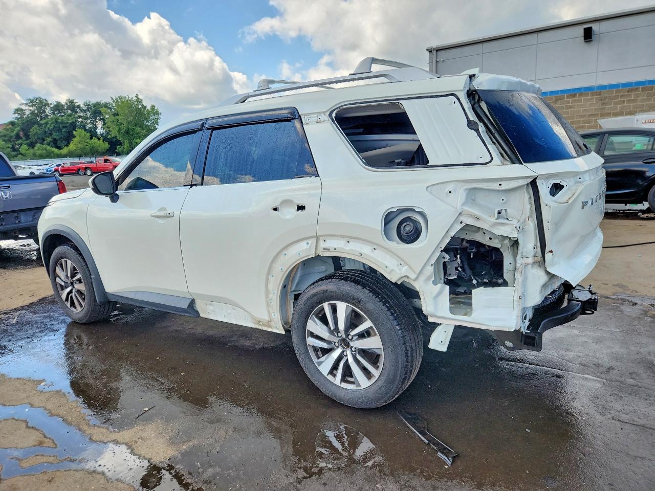 Nissan Pathfinder SL 2024