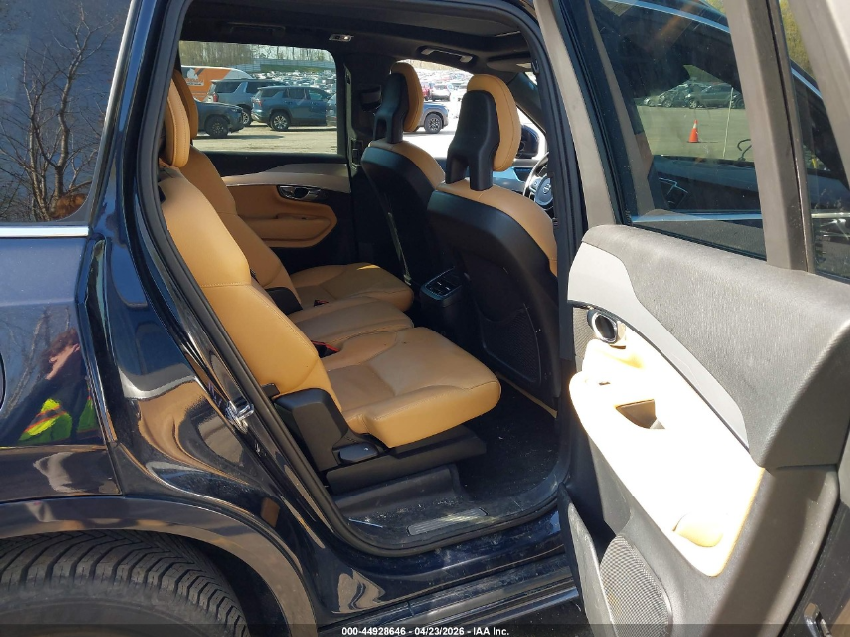 Volvo XC90 T6 MOMENTUM 2017