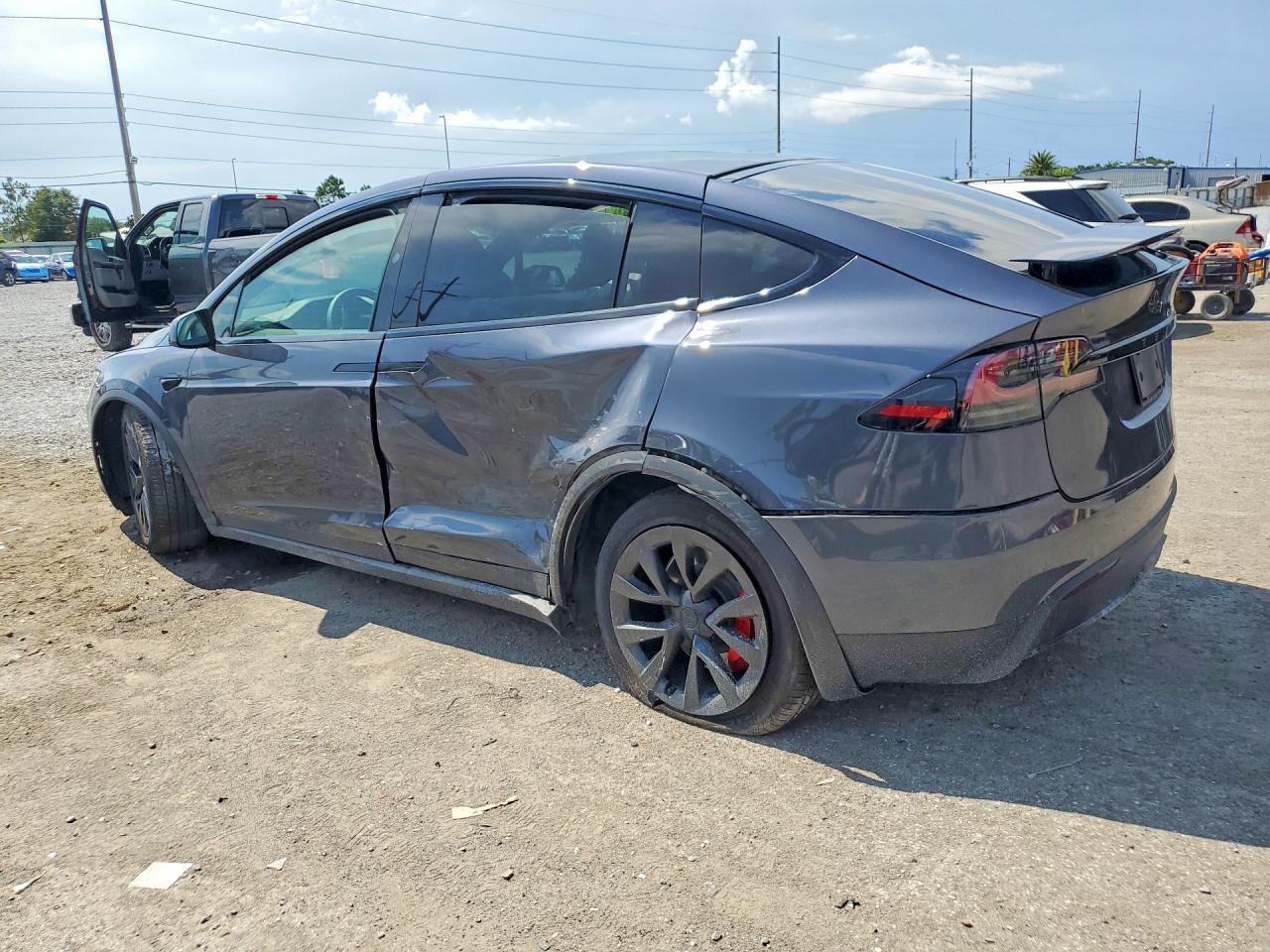 Tesla Model X 2023