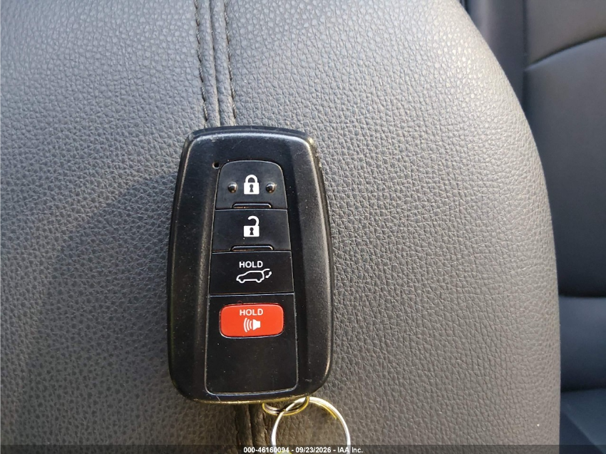 Toyota RAV4 HYBRID XLE PREMIUM 2024