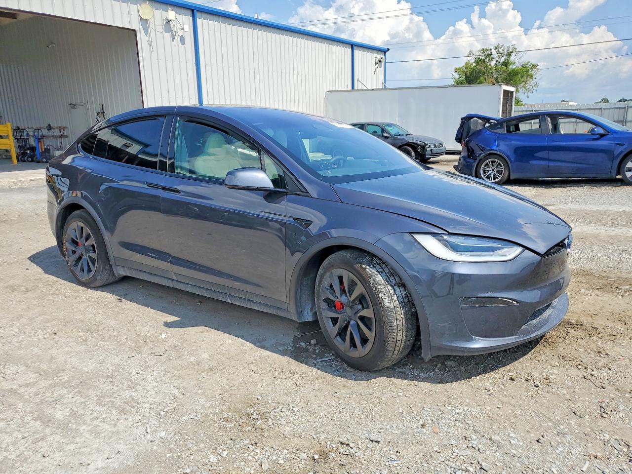Tesla Model X 2023