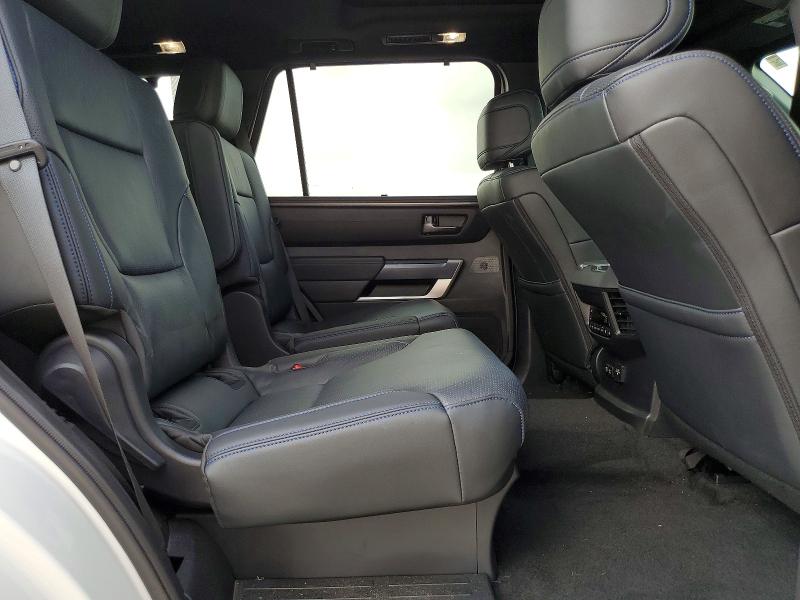Toyota Sequoia PLATINUM 2026