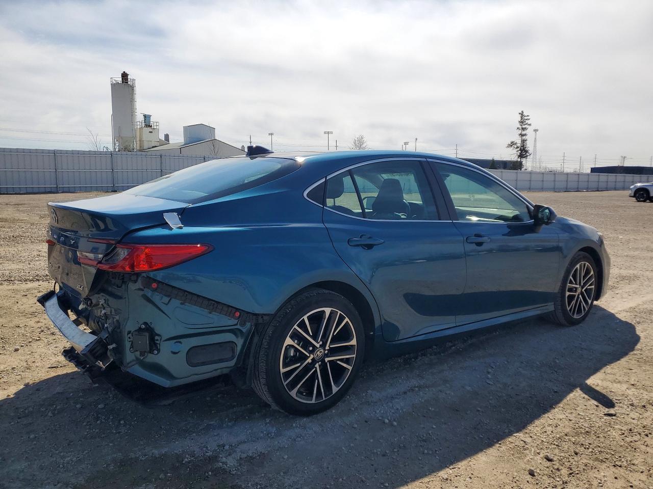 Toyota Camry XLE 2025