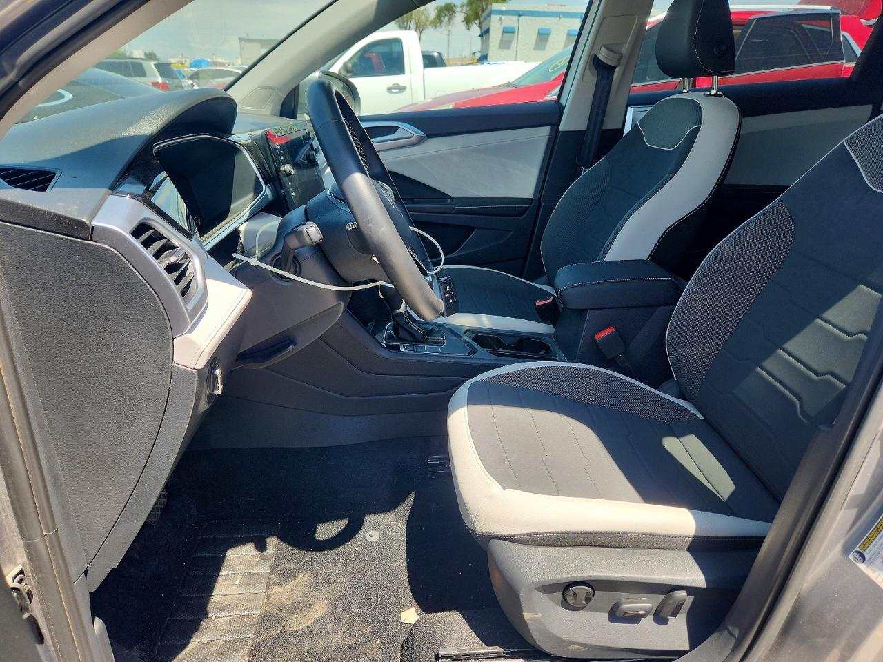 Volkswagen TAOS SE 2025