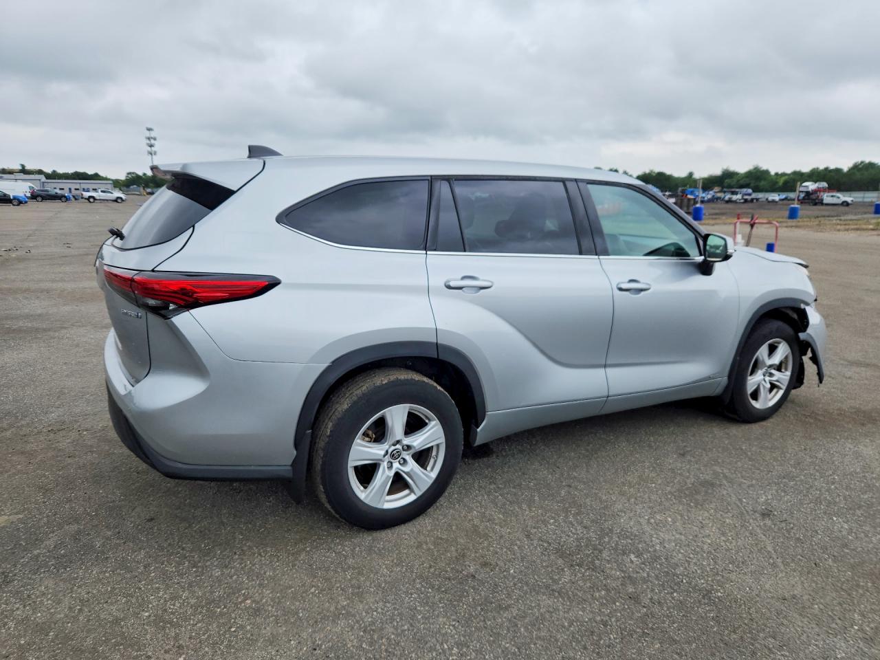Toyota Highlander HYBRID LE 2022