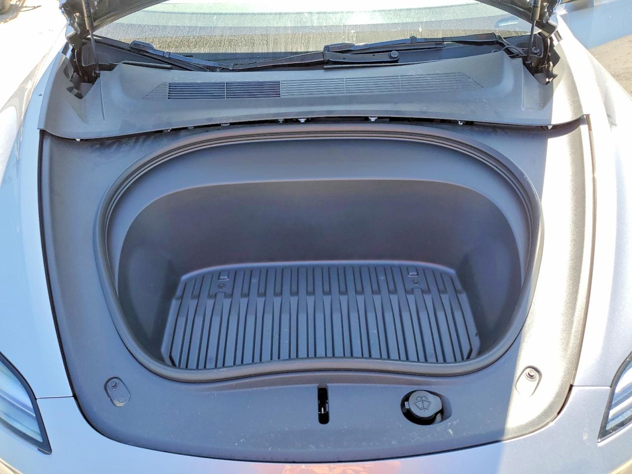 Tesla Model 3 2025