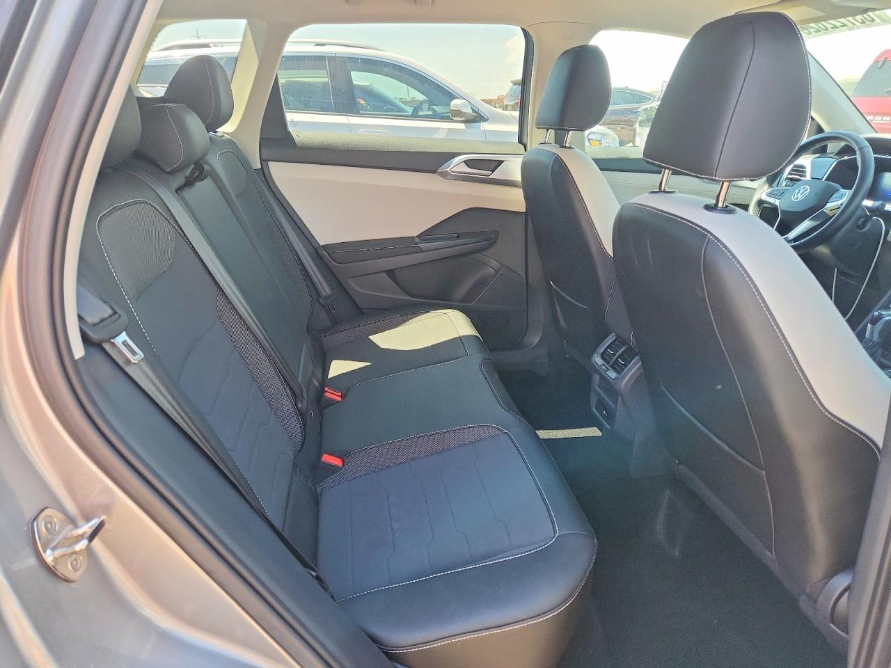 Volkswagen TAOS SE 2025
