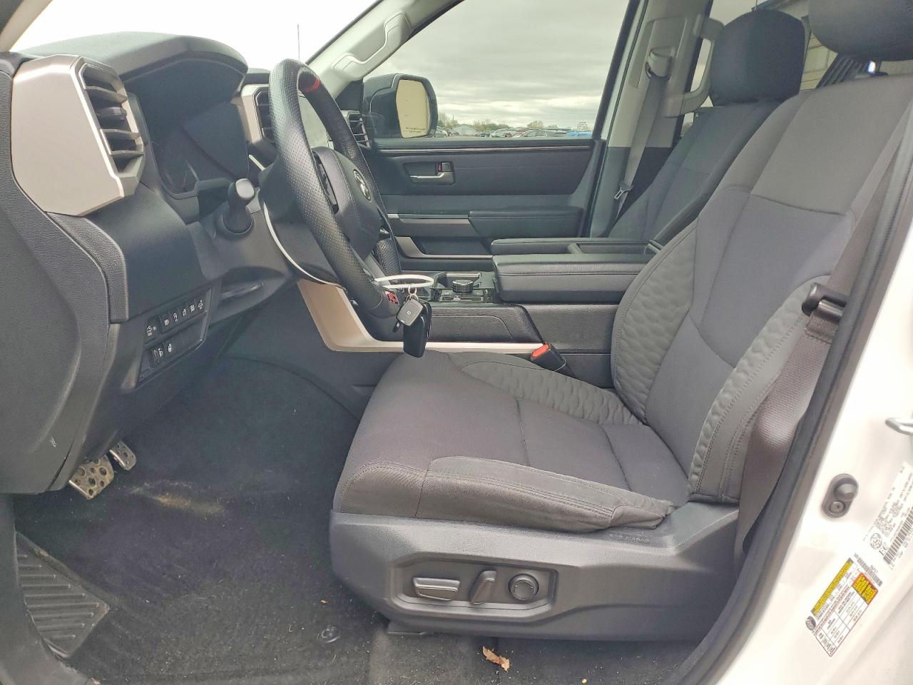 Toyota TUNDRA CREWMAX SR5 2022
