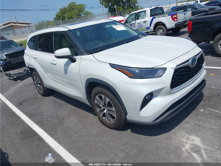 Toyota Highlander HYBRID XLE 2022