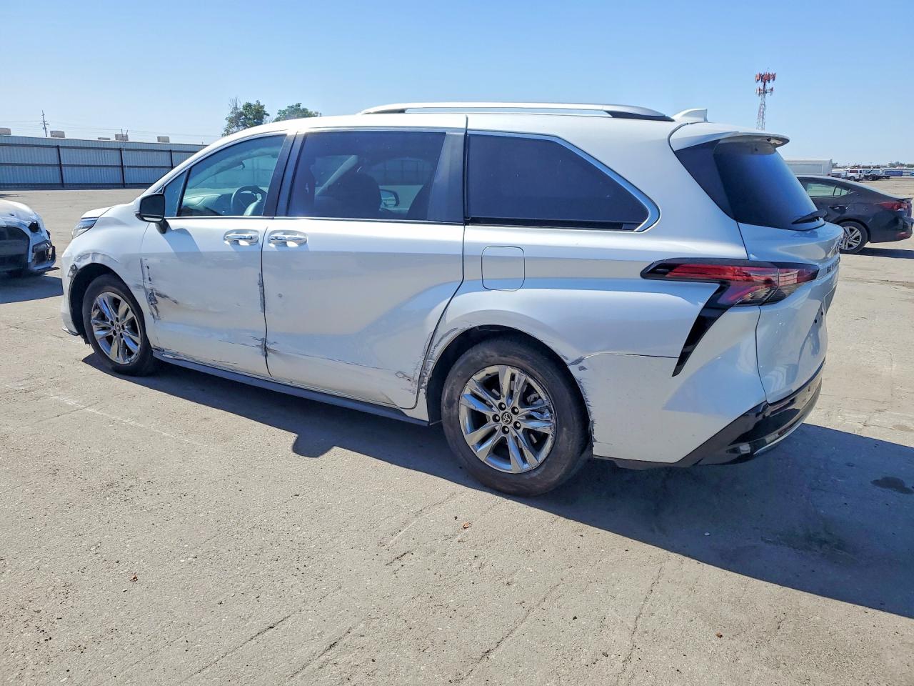 Toyota Sienna LIMITED 7-PASSENGER 2023