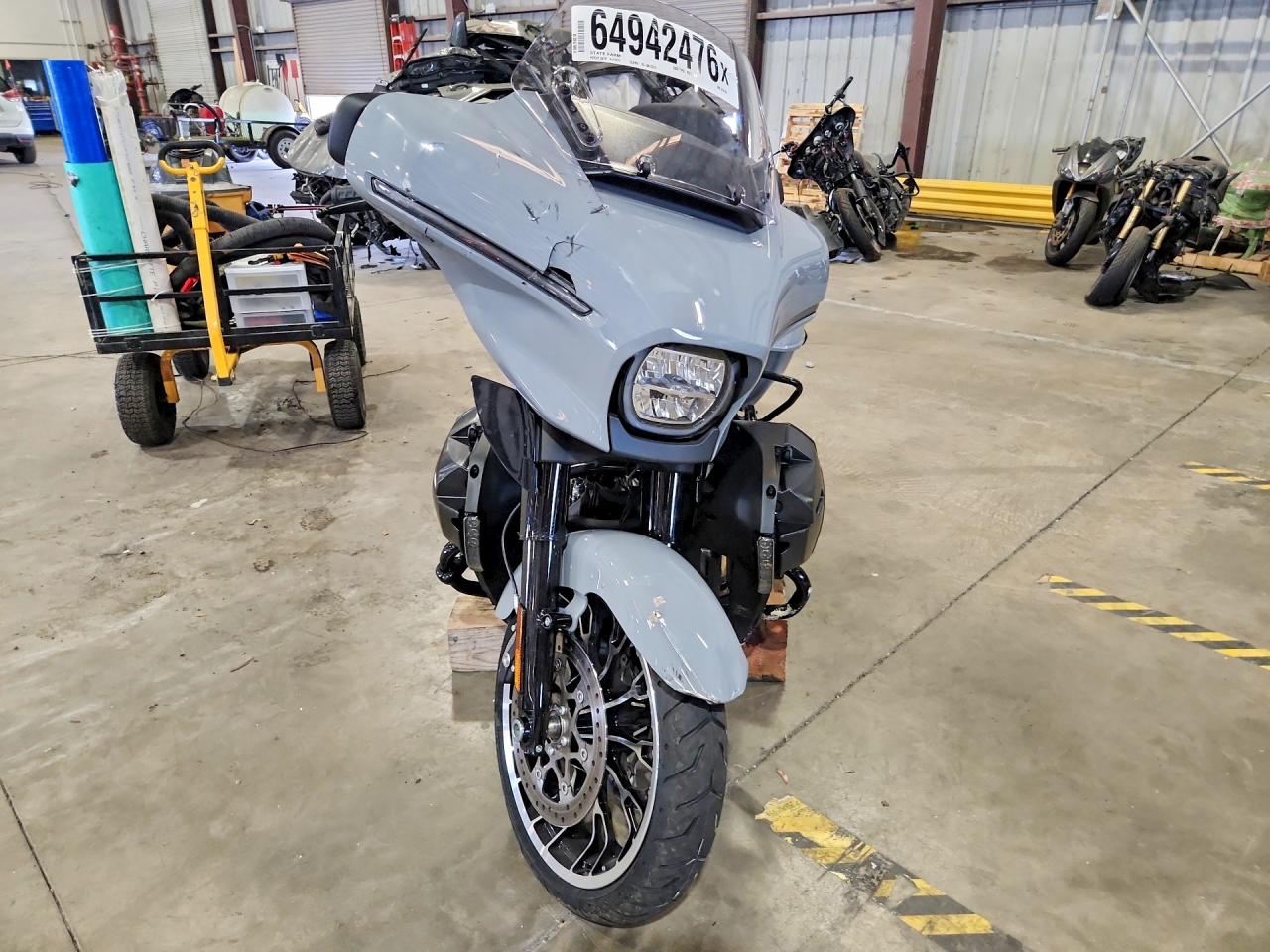 Harley-Davidson FLHXL 2026