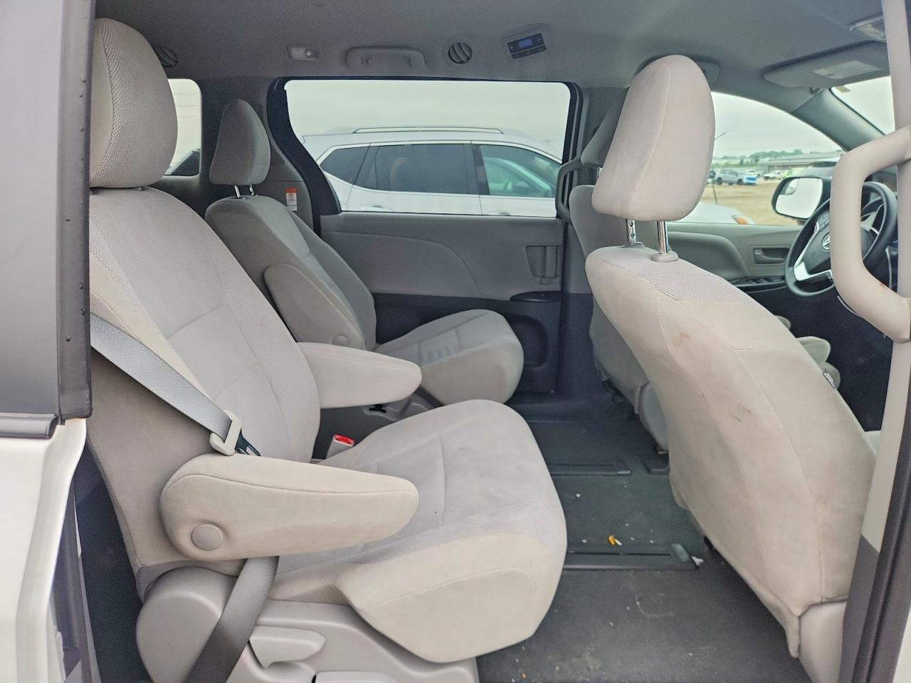 Toyota Sienna L 2020