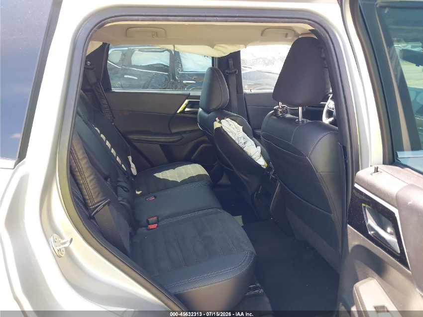 Mitsubishi Outlander SE 2023