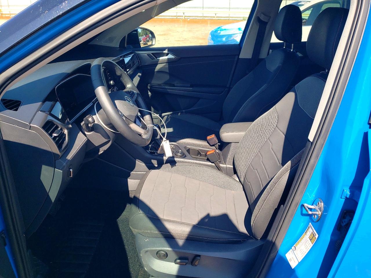 Volkswagen TAOS SE BLACK 2025