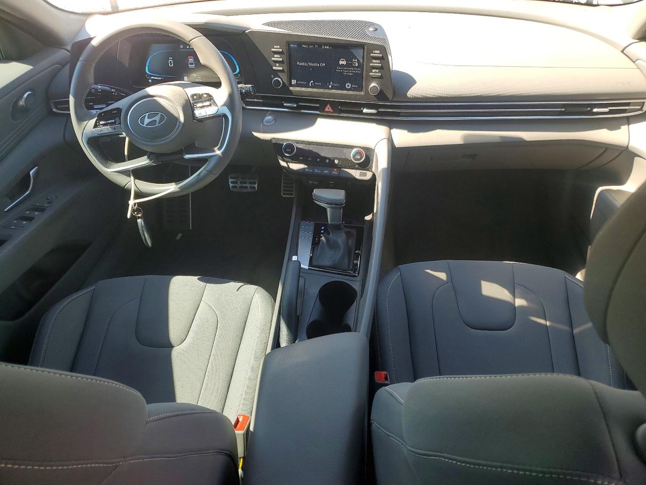 Hyundai Elantra SEL SPORT 2025