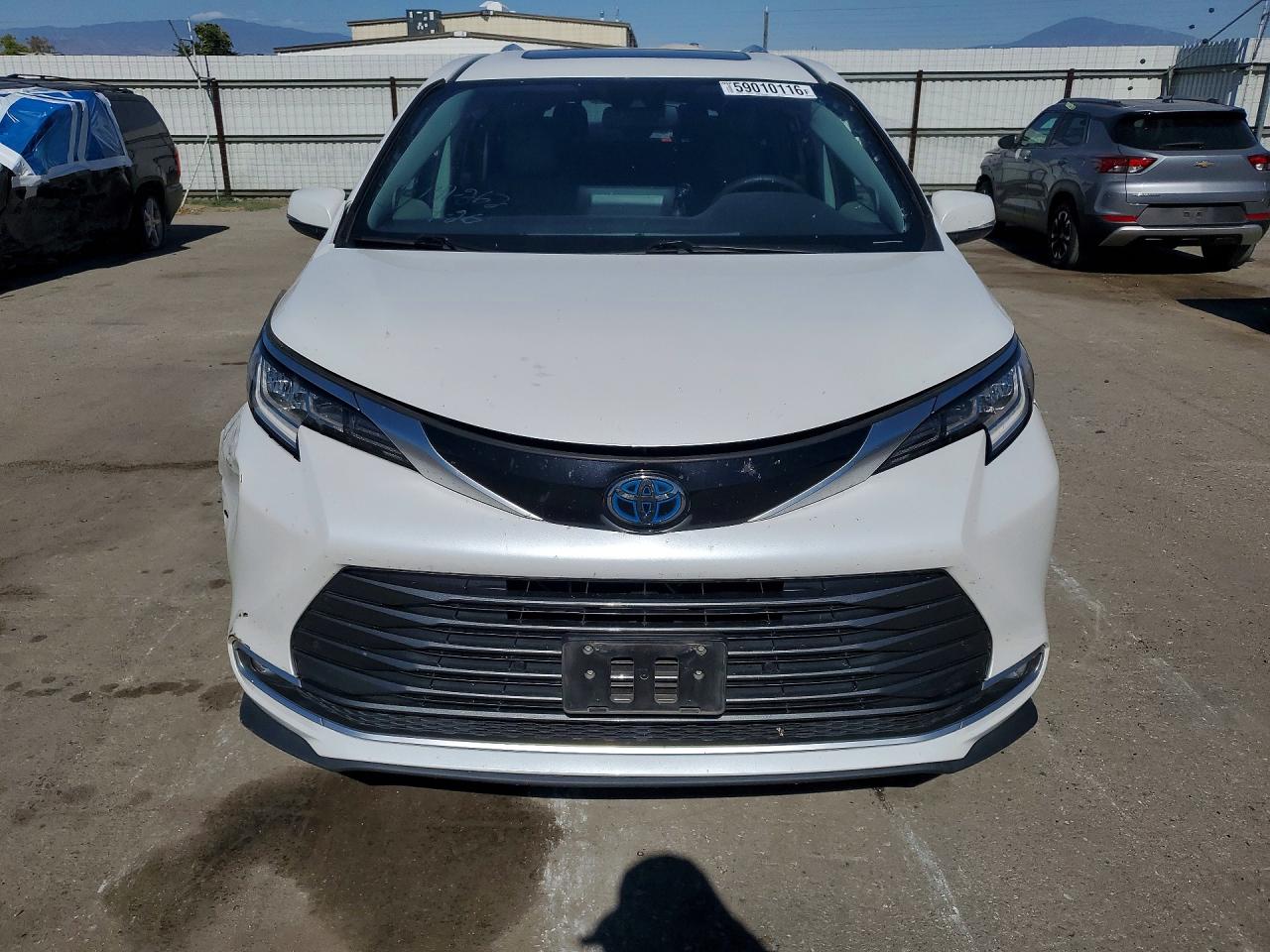 Toyota Sienna LIMITED 7-PASSENGER 2023
