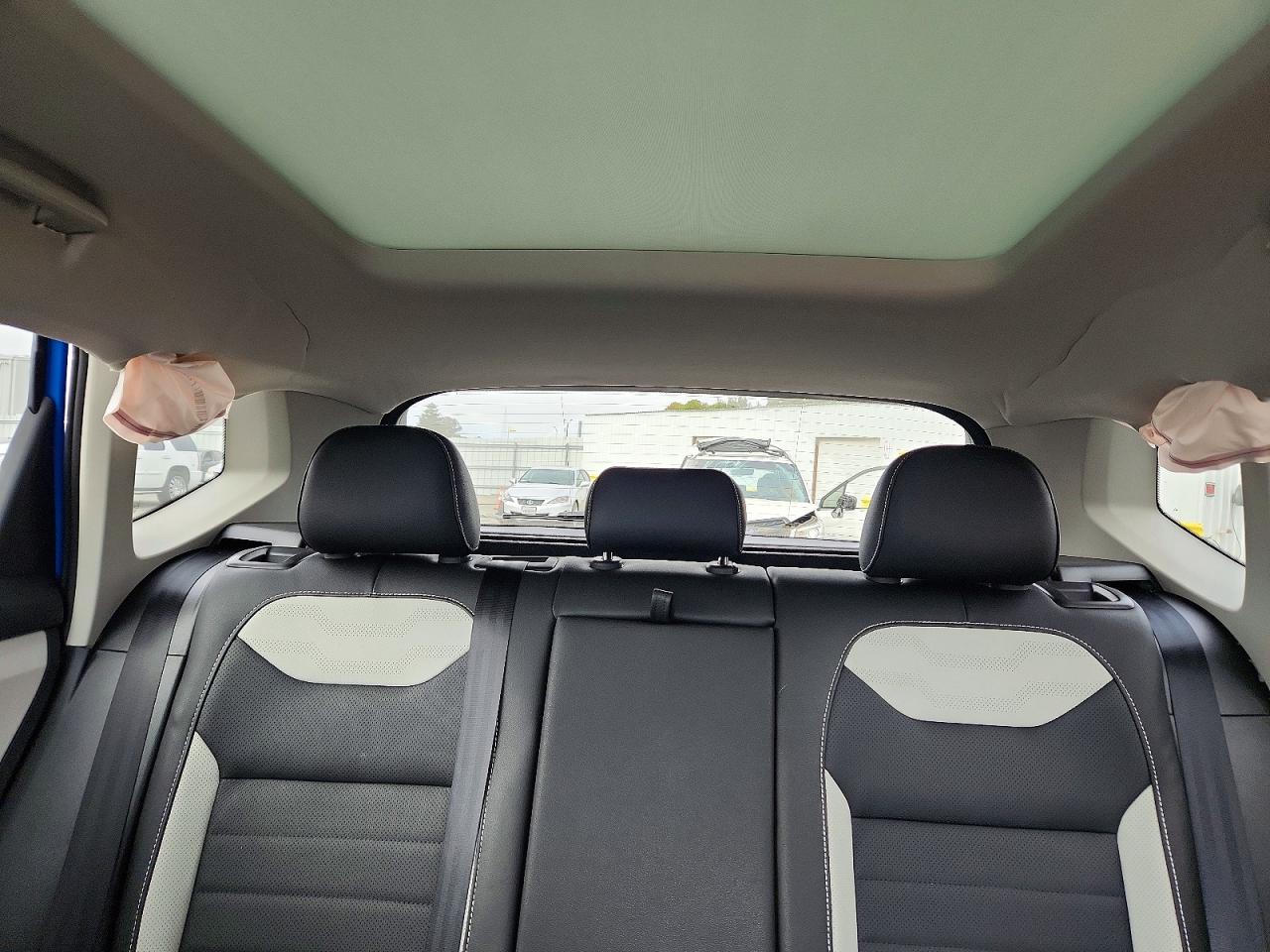 Volkswagen TAOS SEL 2025