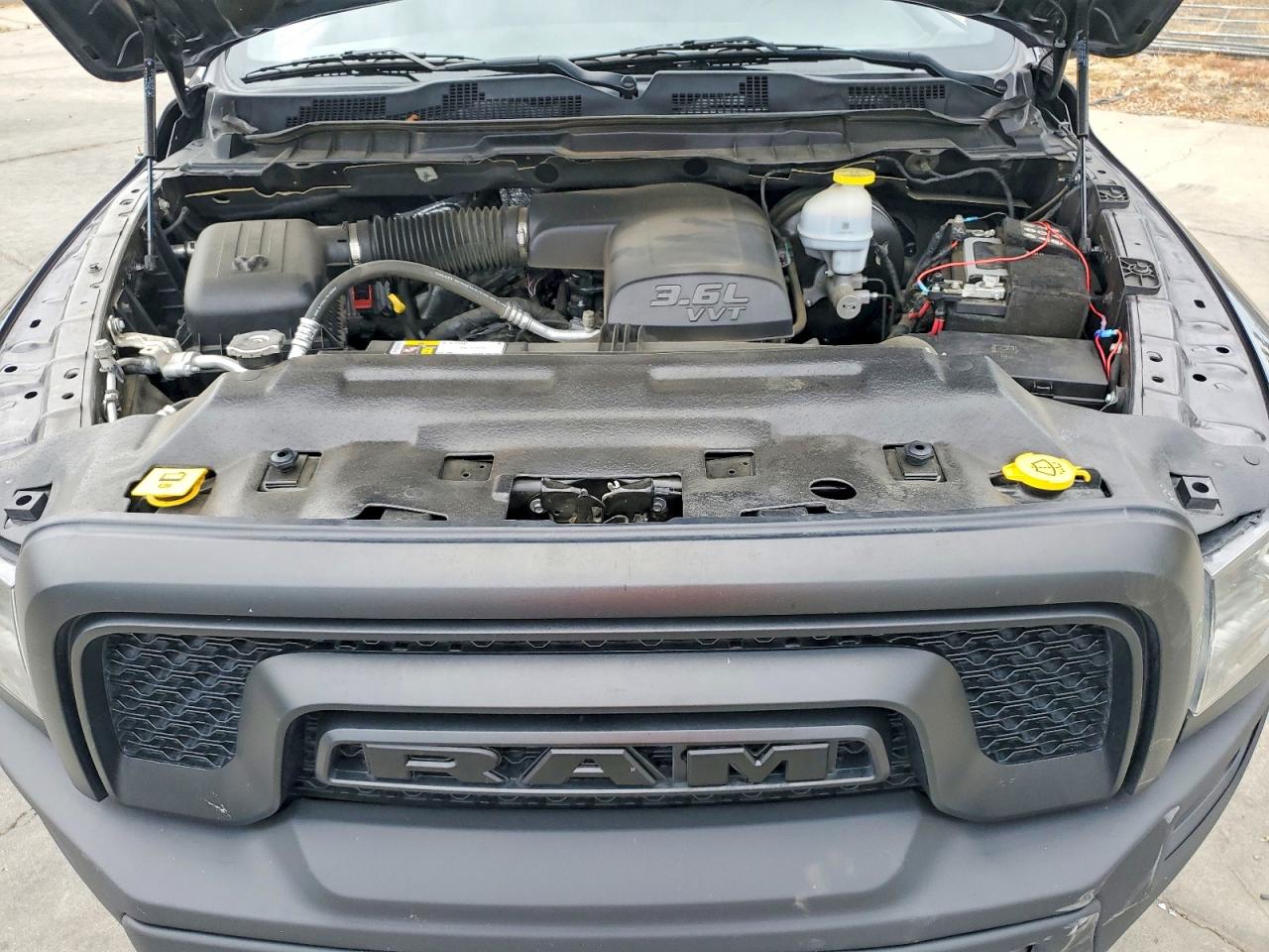 Dodge RAM 1500 CLASSIC SLT 2024