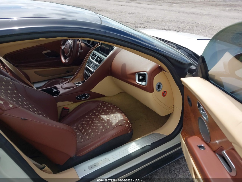 Aston Martin DB11 LAUNCH EDITION 2017