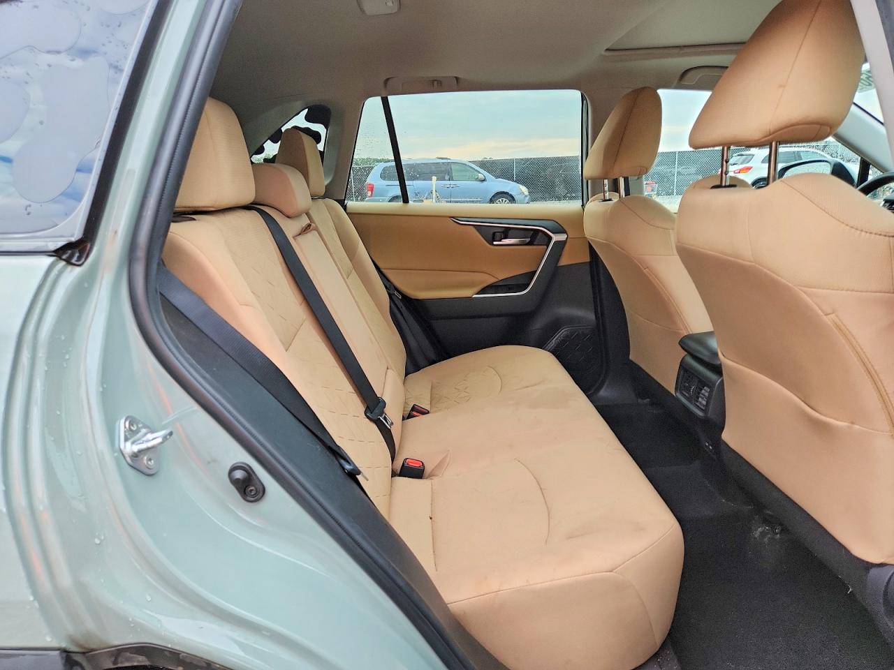 Toyota RAV4 XLE 2022
