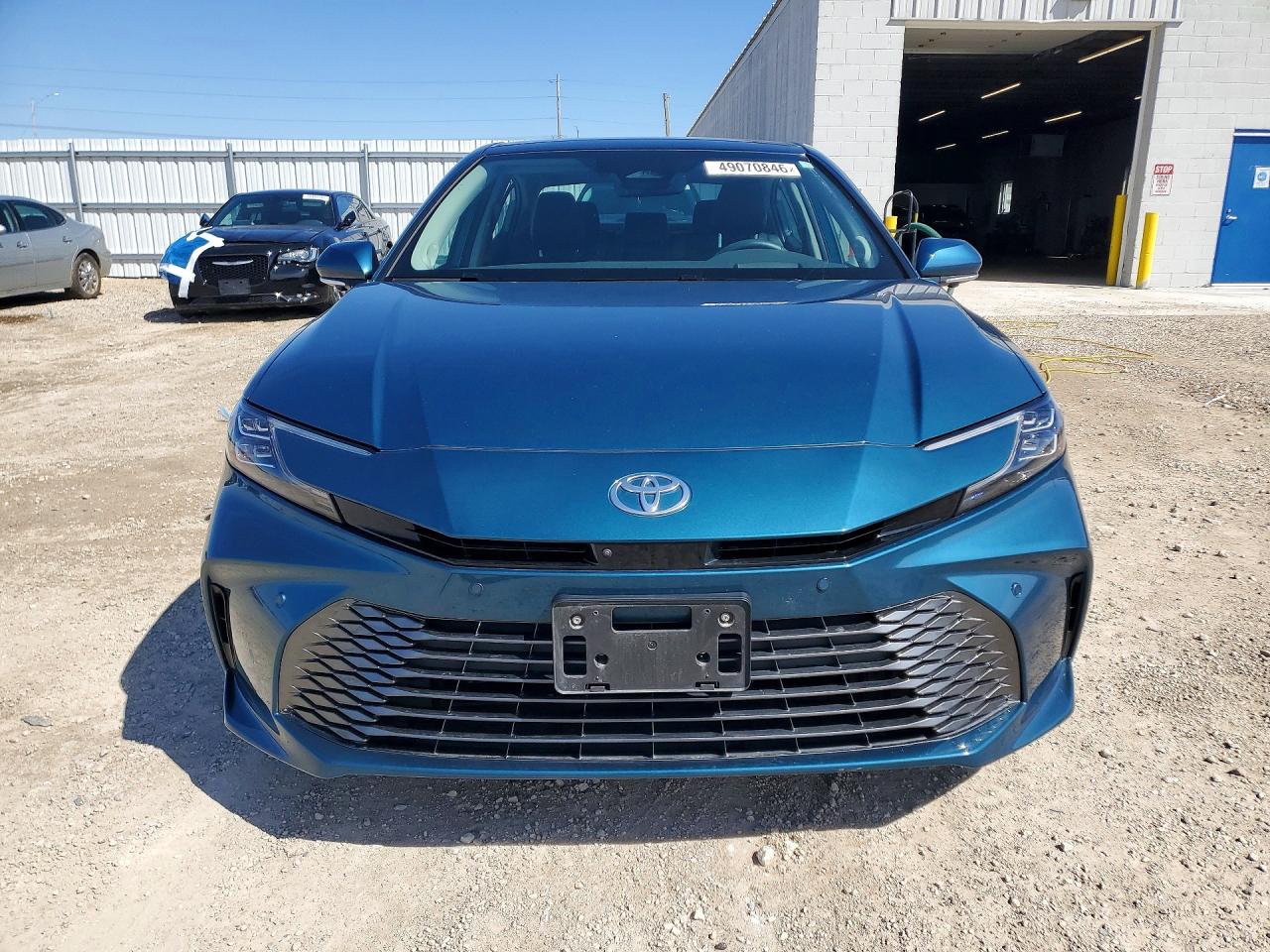 Toyota Camry XLE 2025