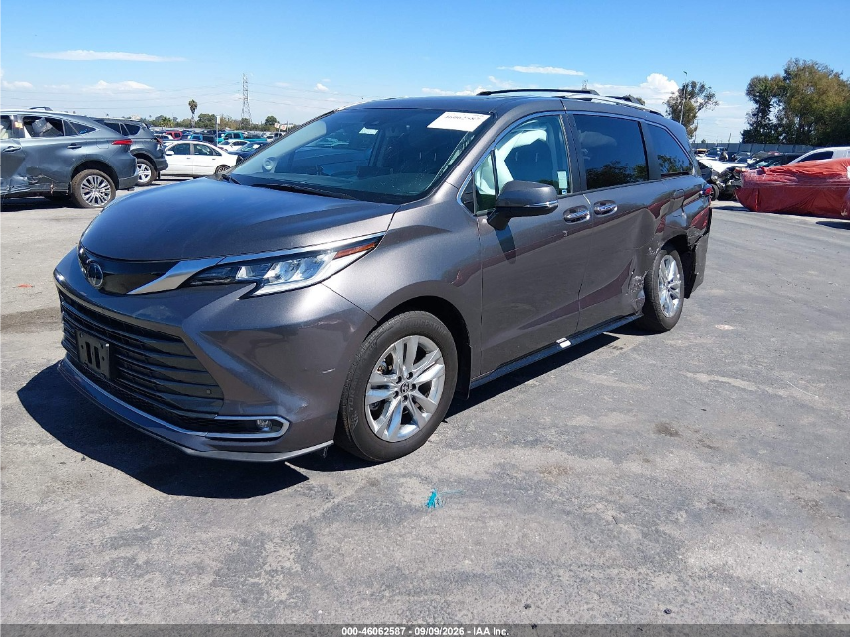 Toyota Sienna LIMITED 2023