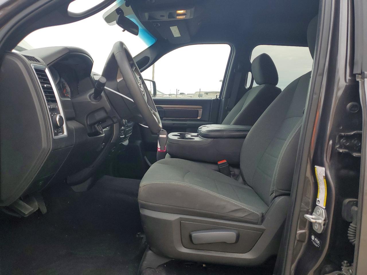 Dodge RAM 1500 CLASSIC SLT 2024
