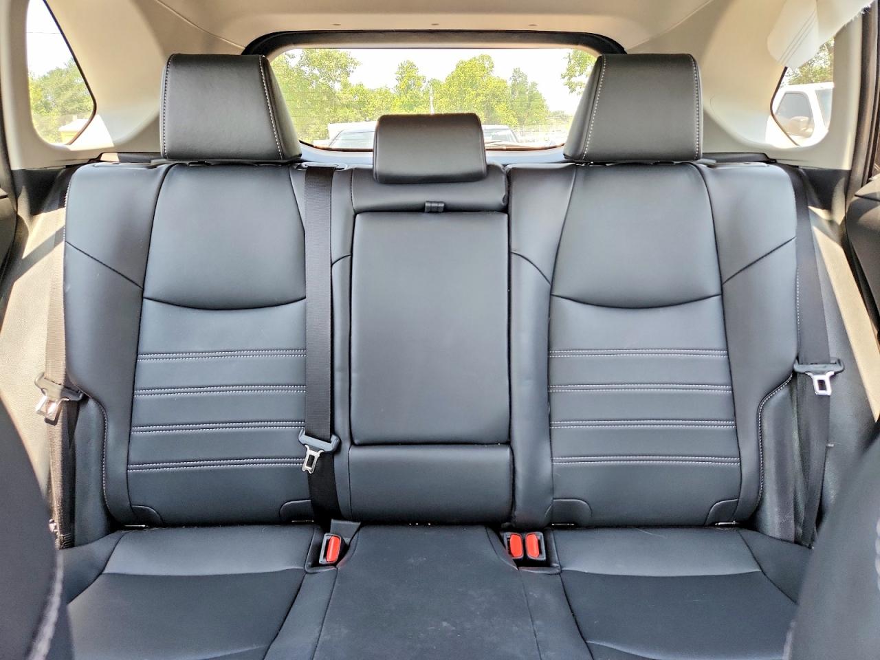 Toyota RAV4 XLE PREMIUM 2025