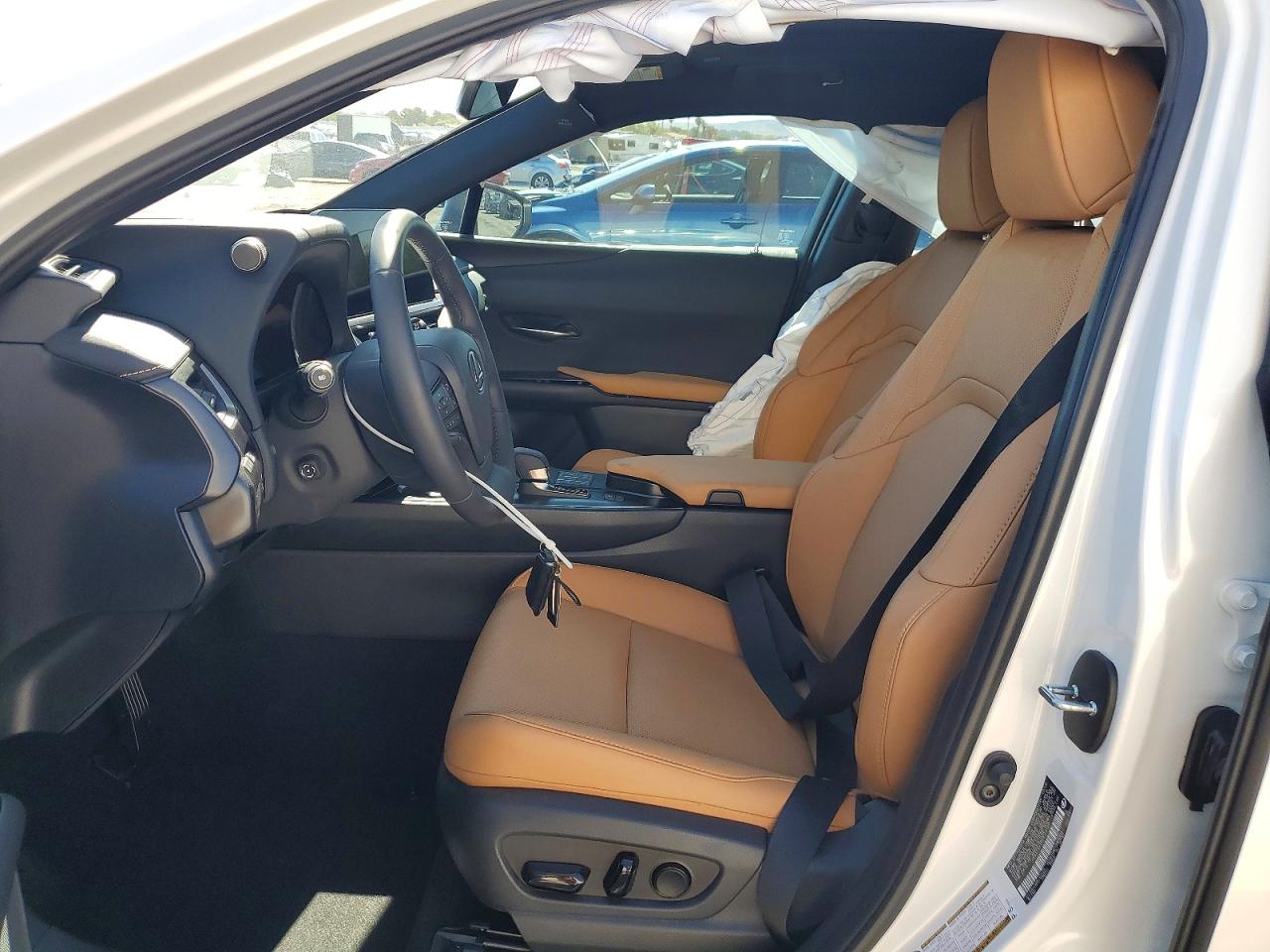 Lexus UX 300H PREMIUM 2025