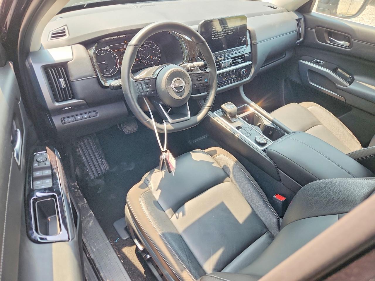 Nissan Pathfinder SL 2024